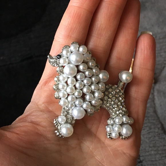 Dog Brooch Poodle White Faux Pearl Silver Tone Pin - Picture 7 of 7